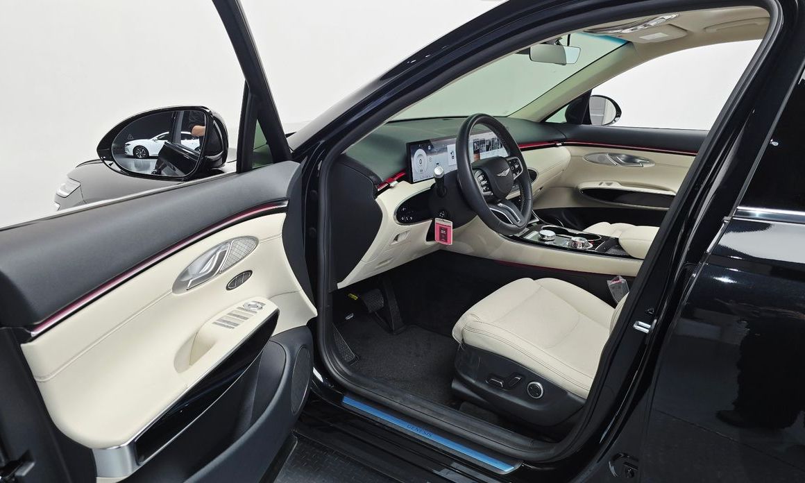 Genesis GV70 2025