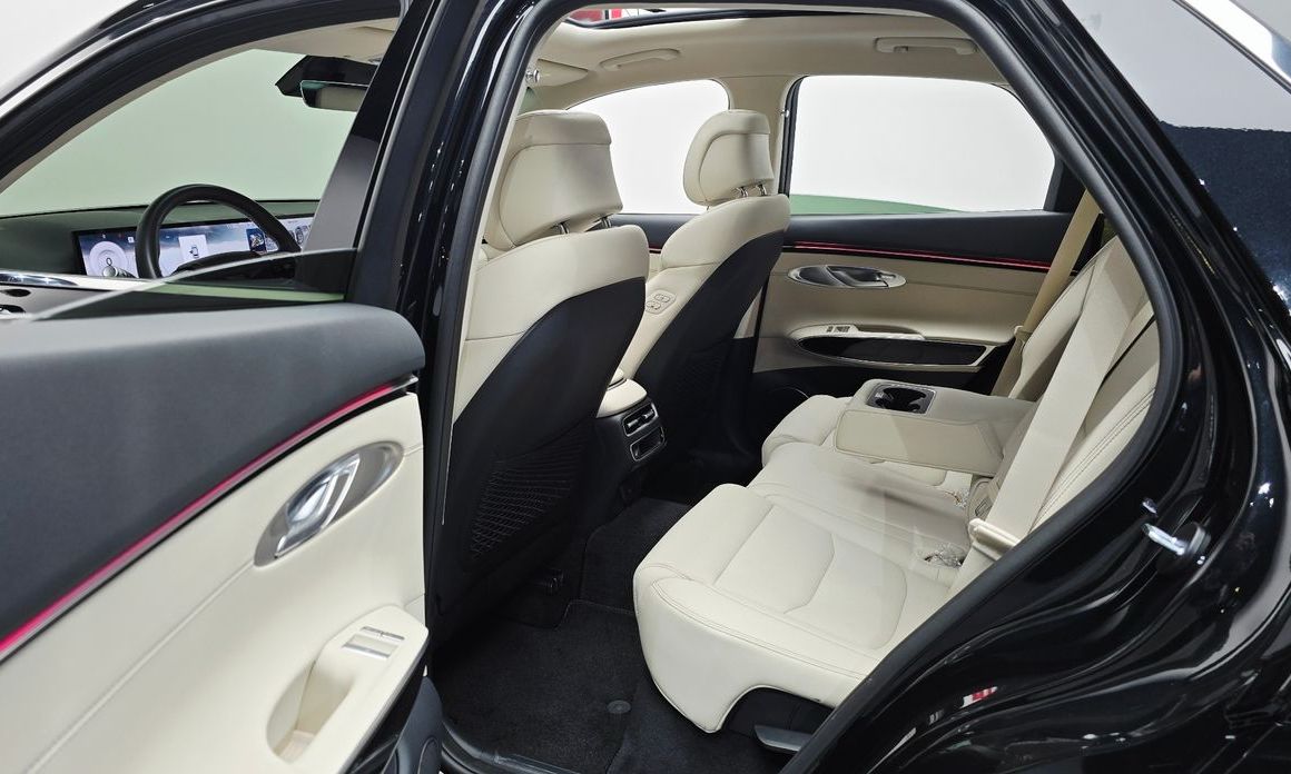 Genesis GV70 2025