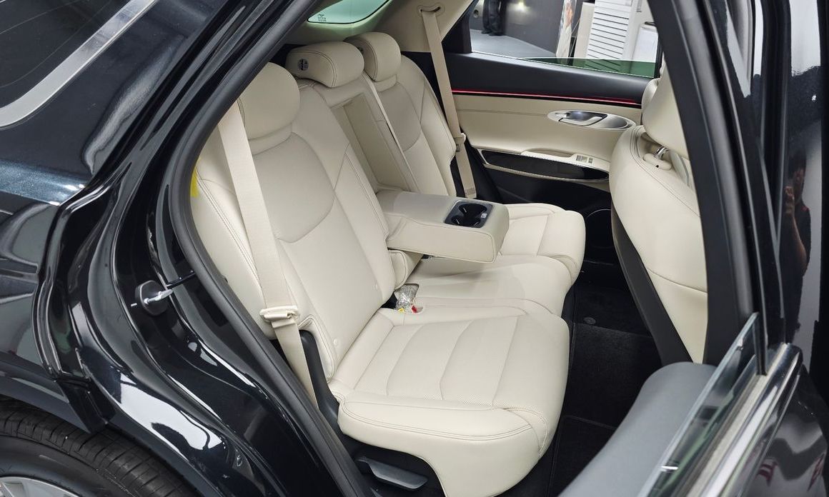 Genesis GV70 2025