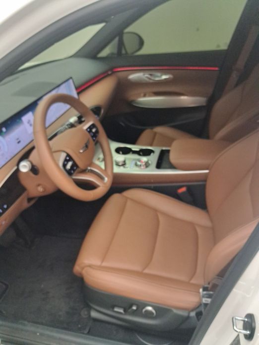 Genesis GV70 2025