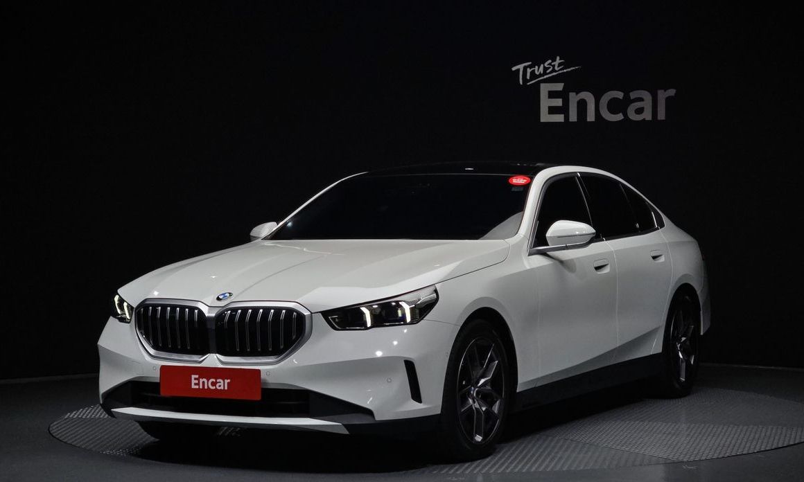 BMW 5-Series 2025