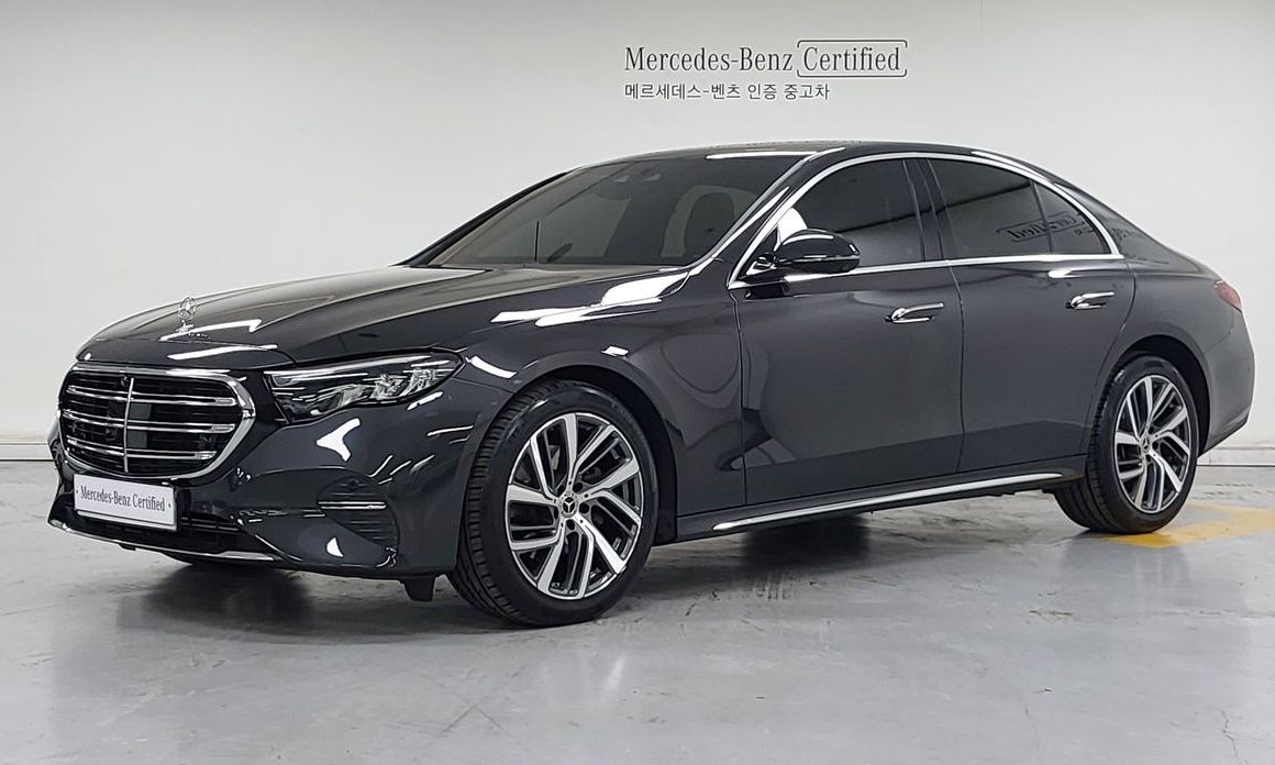 Mercedes-Benz E-Class 2024