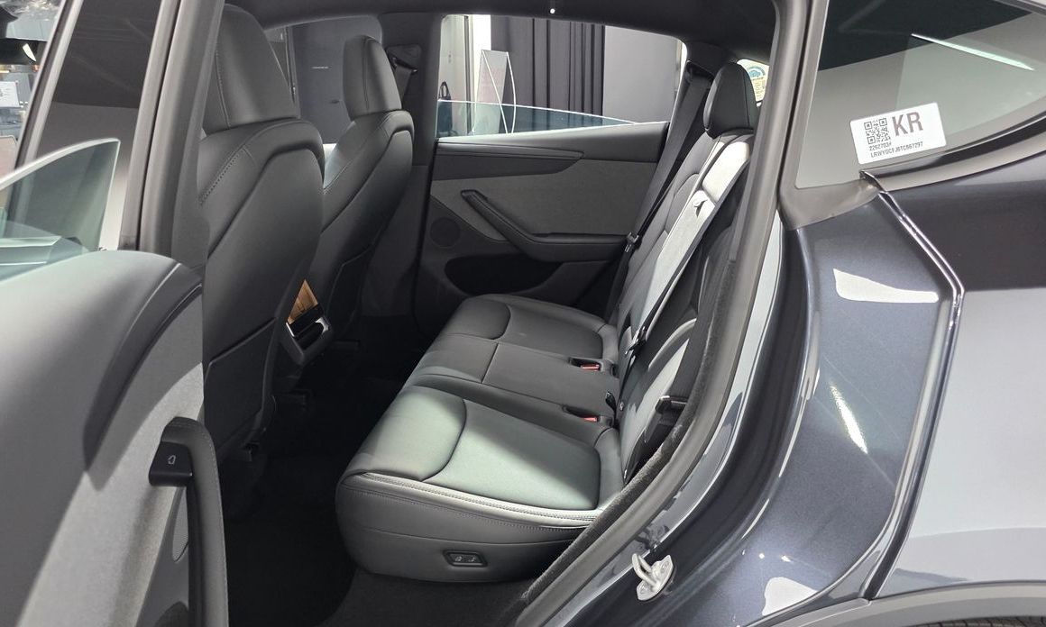Tesla Model Y 2026