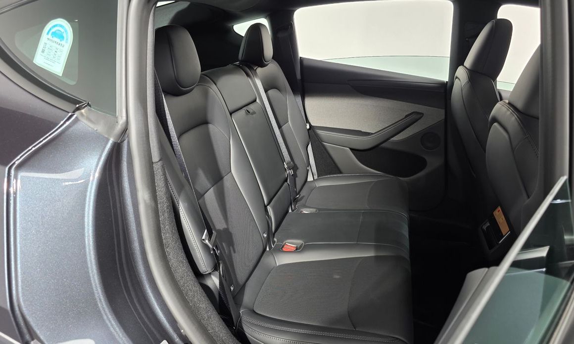 Tesla Model Y 2026