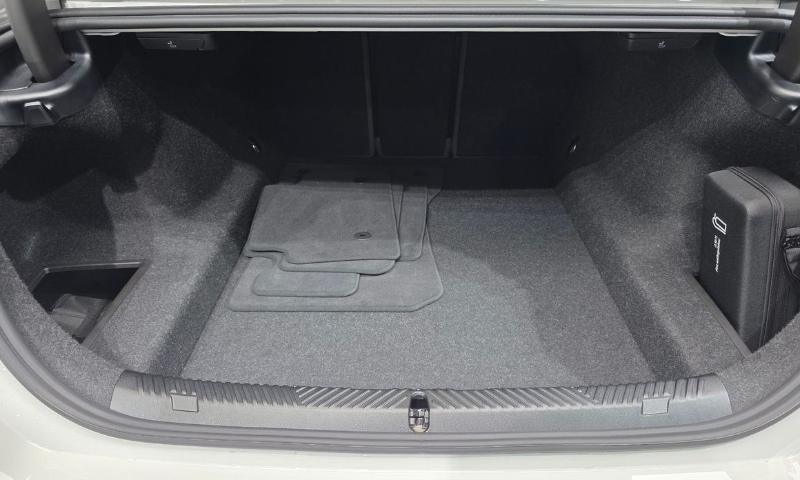 BMW 5-Series 2025