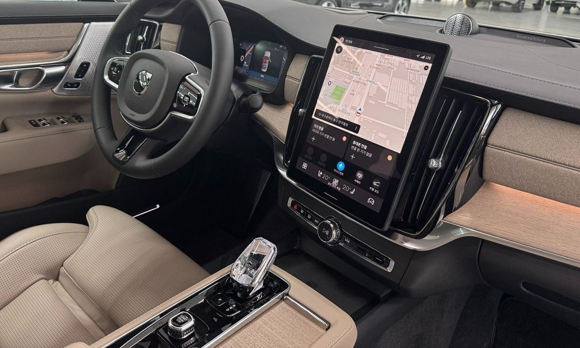 Volvo S90 2026