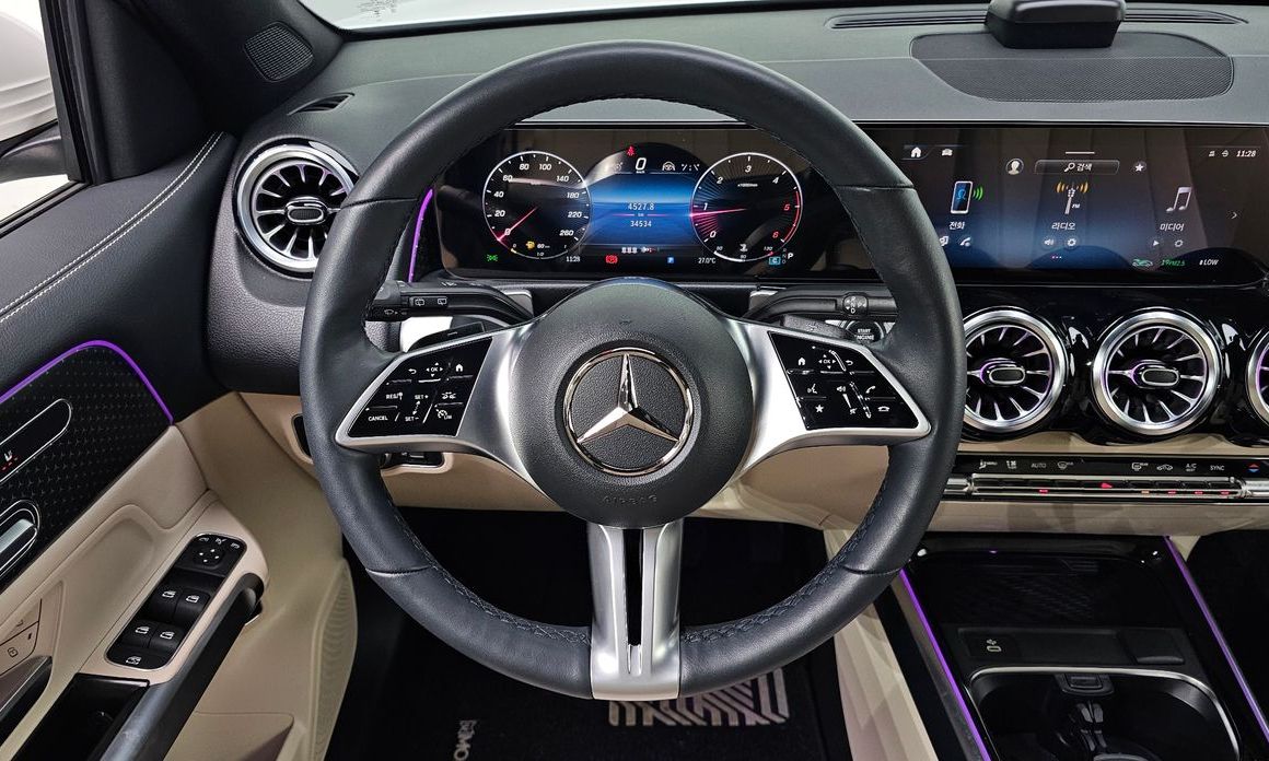 Mercedes-Benz GLB-Class 2024