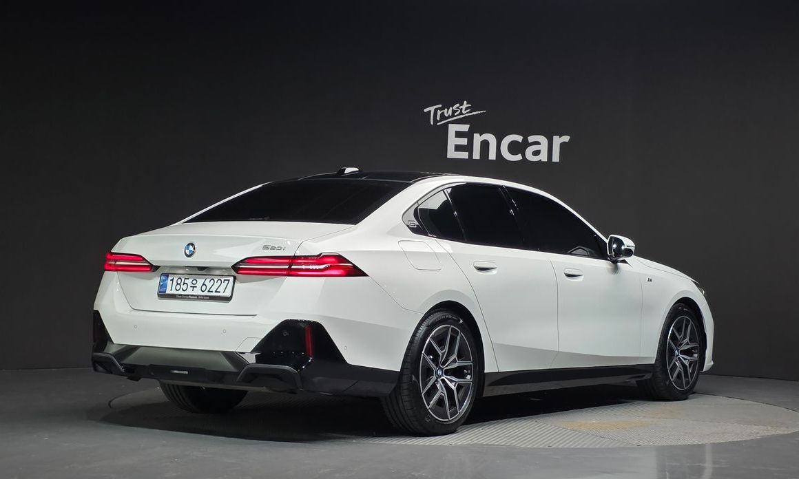 BMW 5-Series 2025