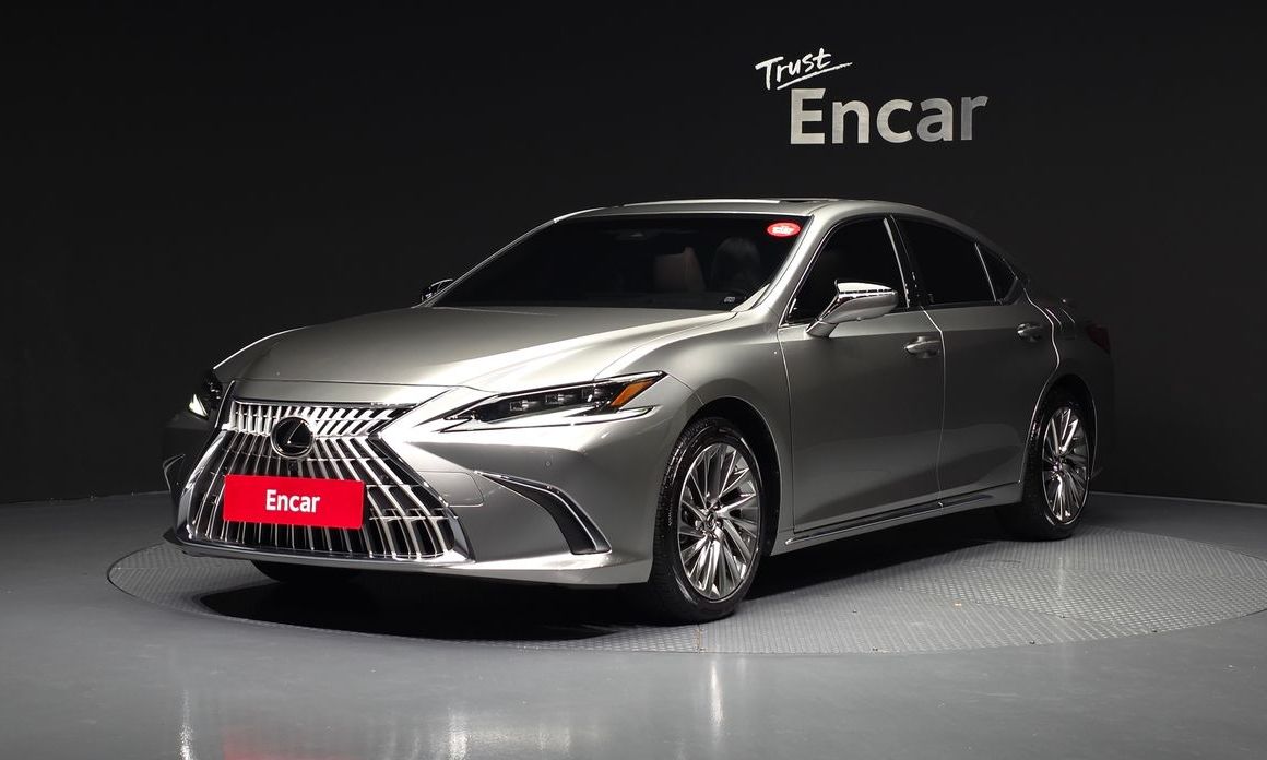 Lexus ES 2026