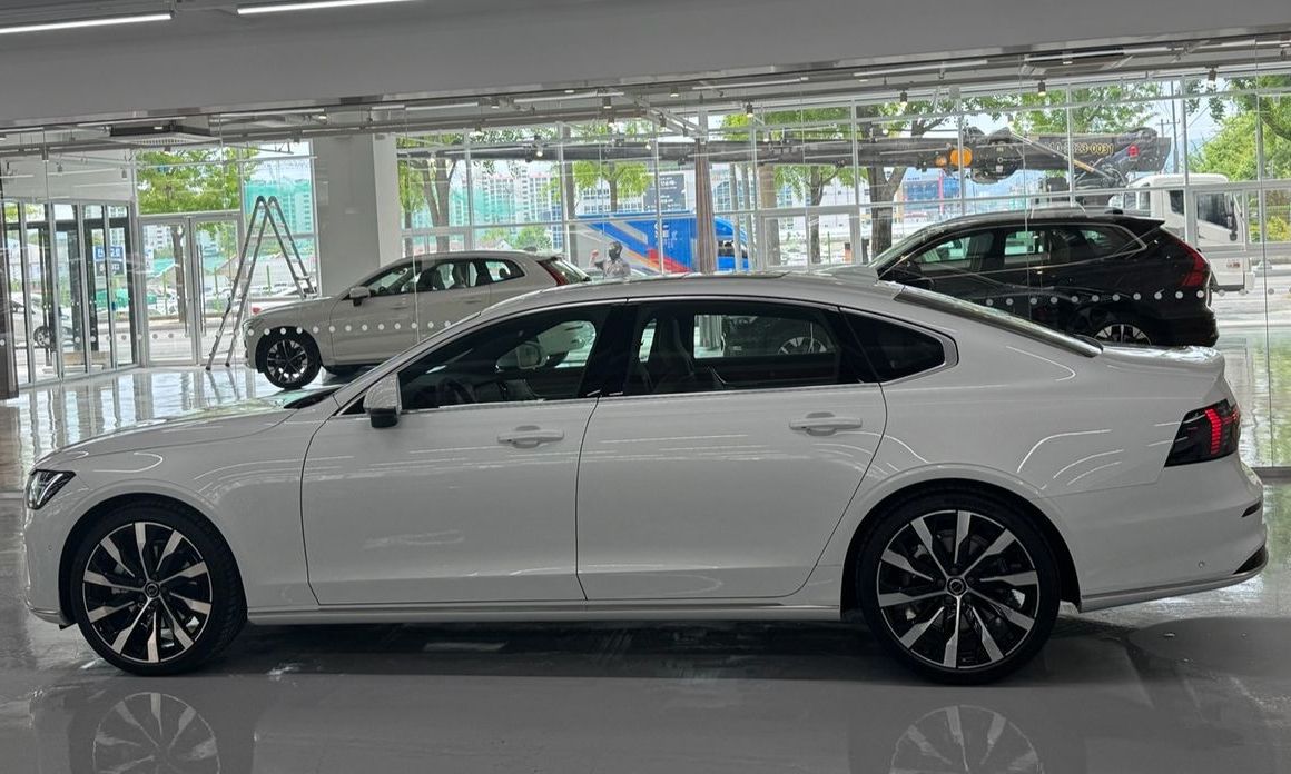 Volvo S90 2026