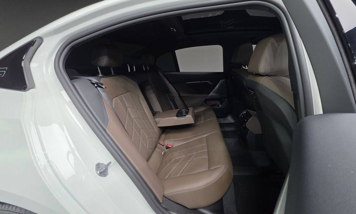 BMW 5-Series 2025