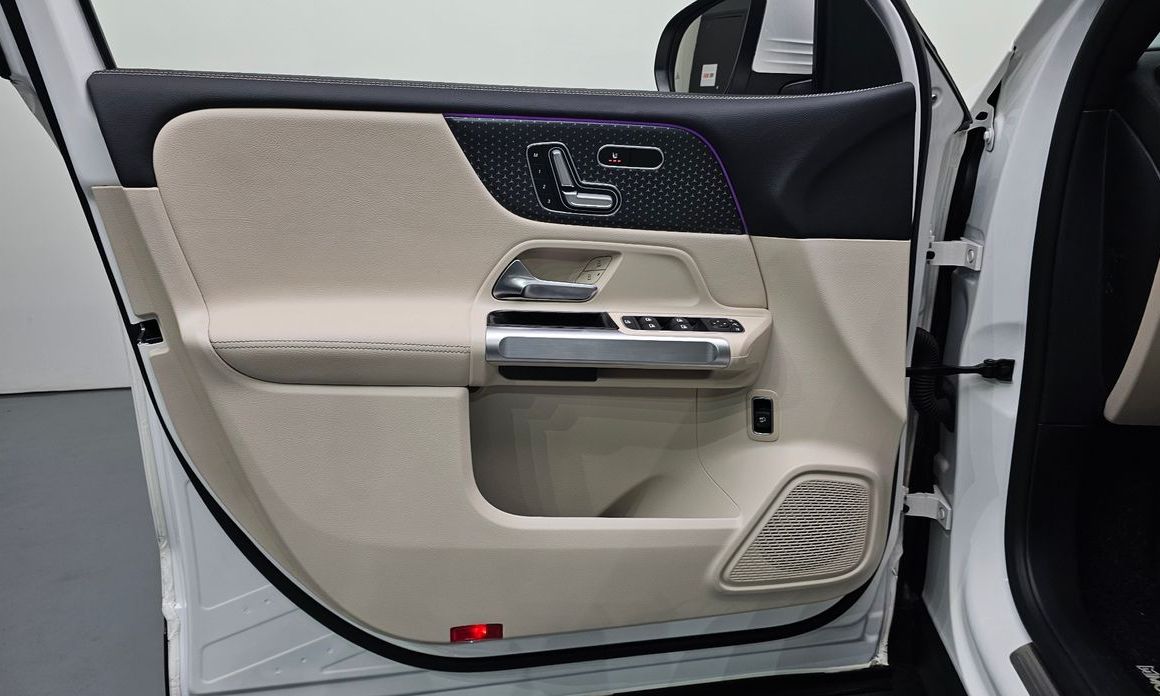 Mercedes-Benz GLB-Class 2024
