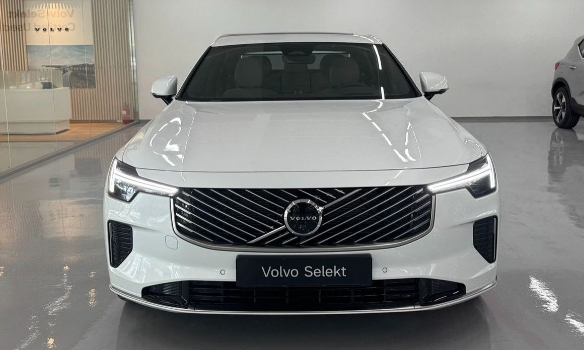Volvo S90 2026