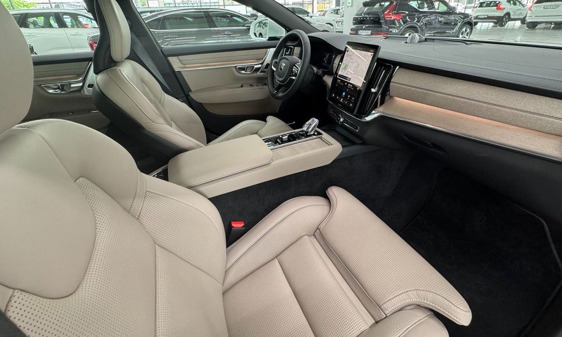 Volvo S90 2026