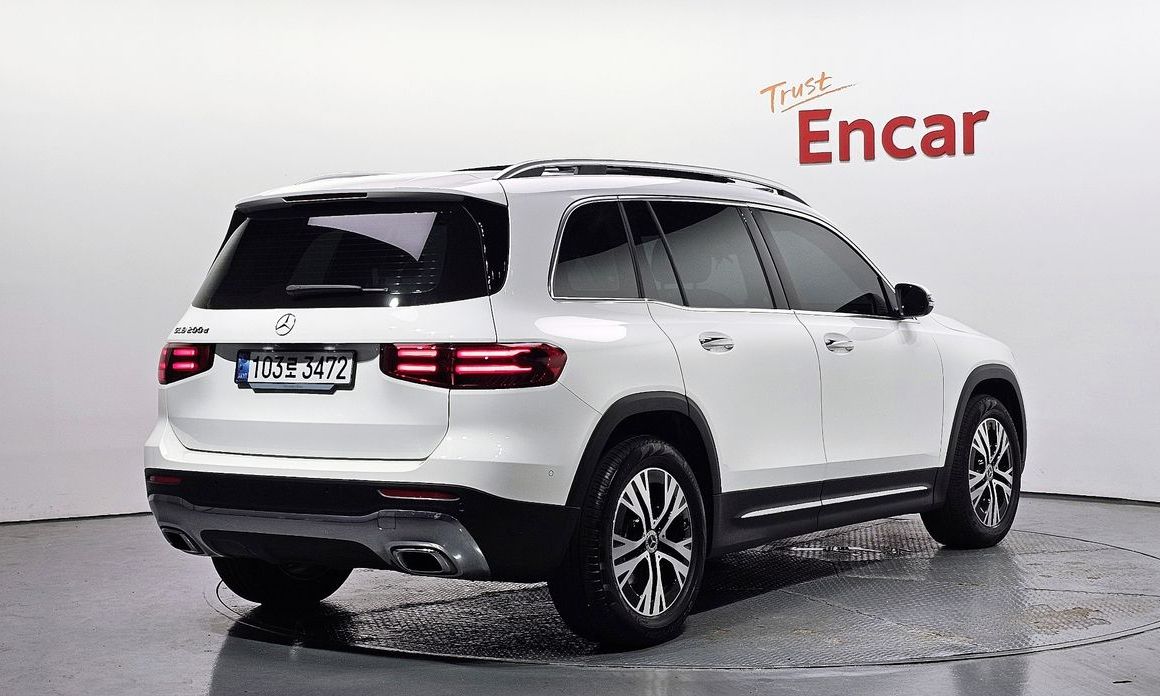 Mercedes-Benz GLB-Class 2024