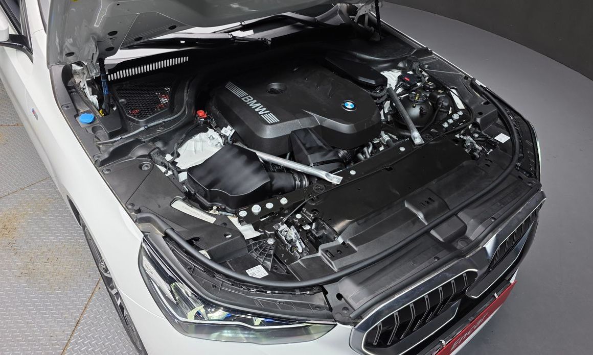 BMW 5-Series 2025