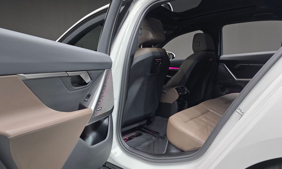 BMW 5-Series 2025