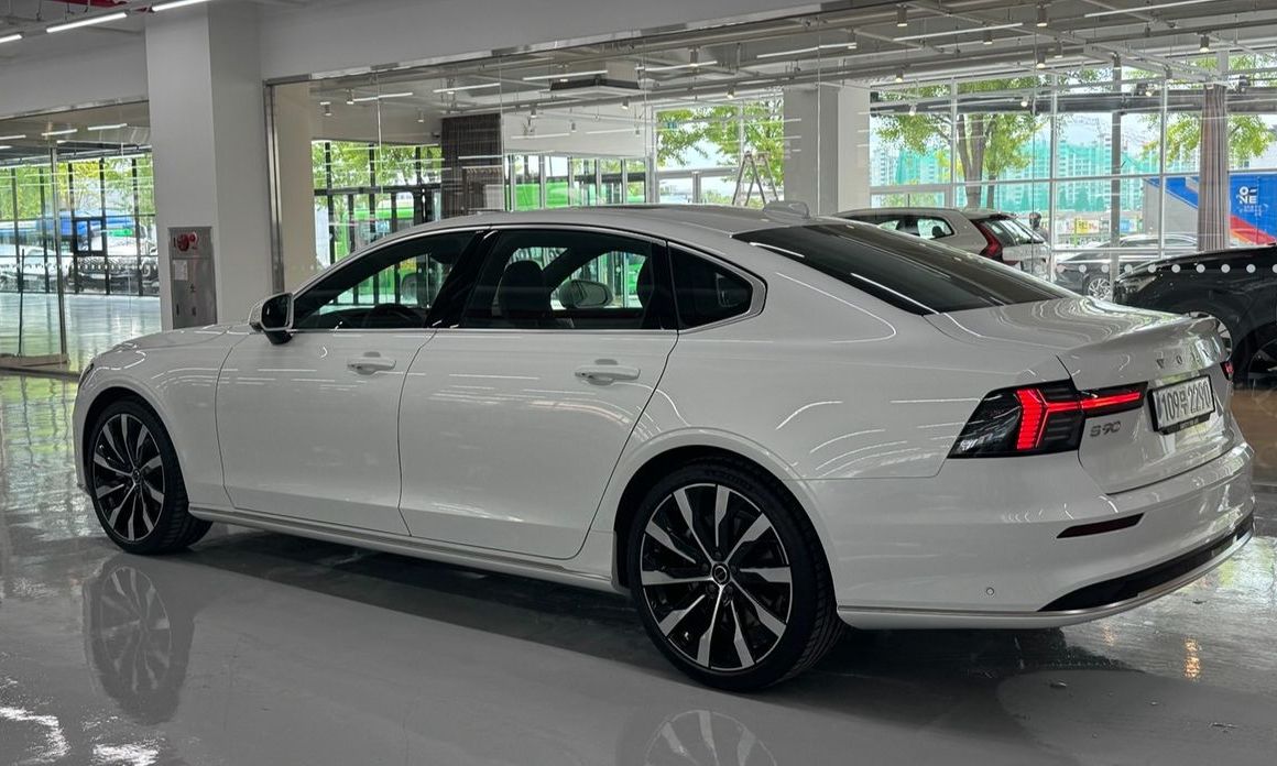Volvo S90 2026