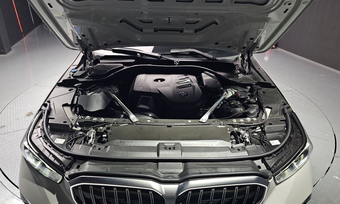 BMW 5-Series 2025