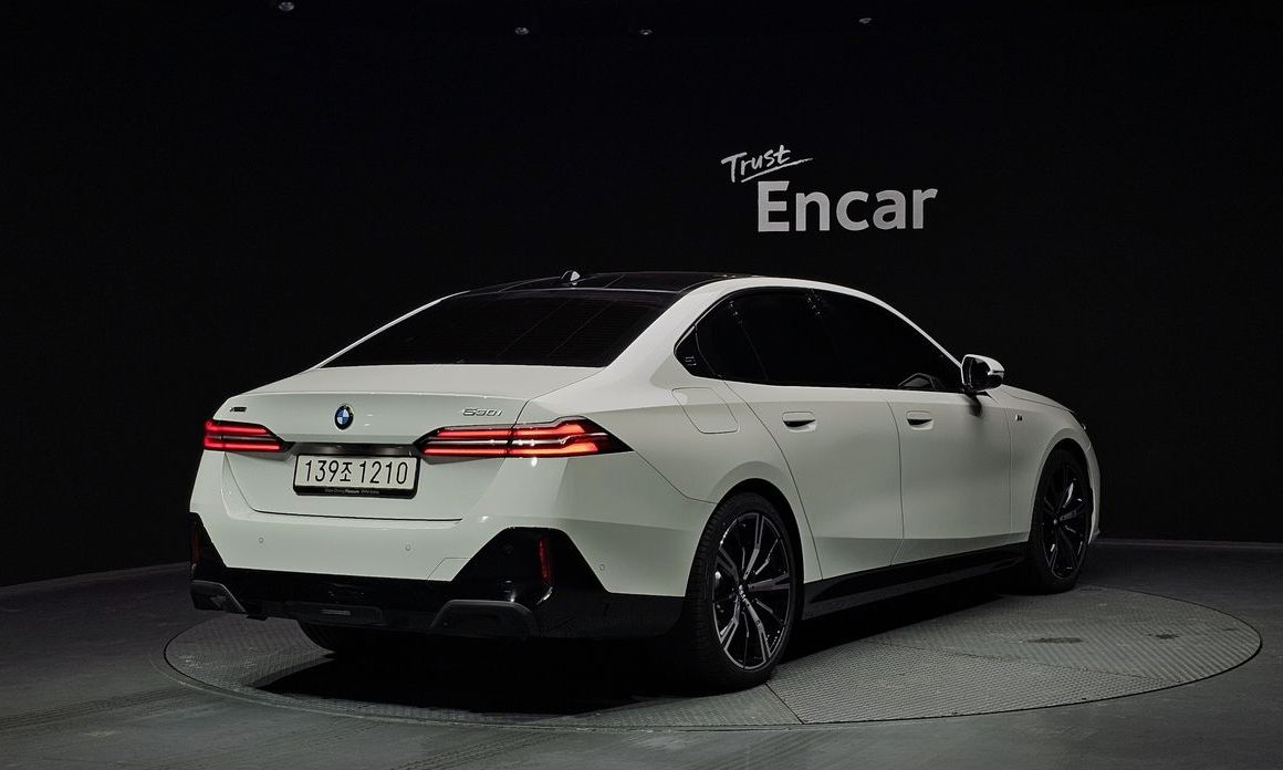 BMW 5-Series 2025