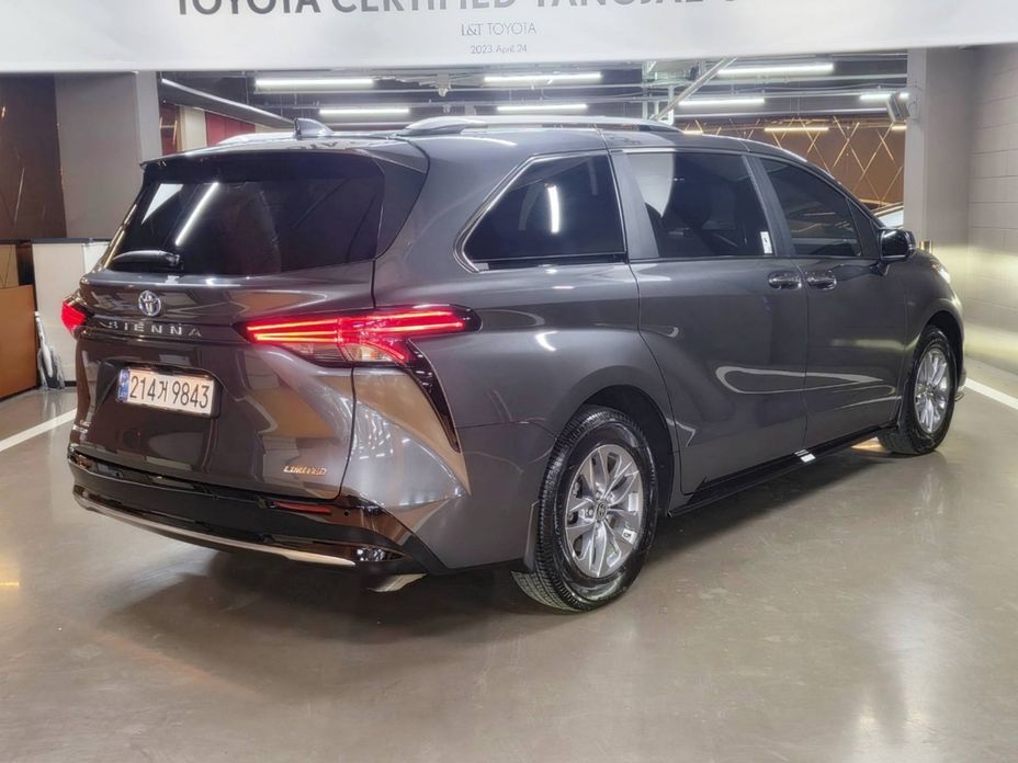 Toyota Sienna 2025