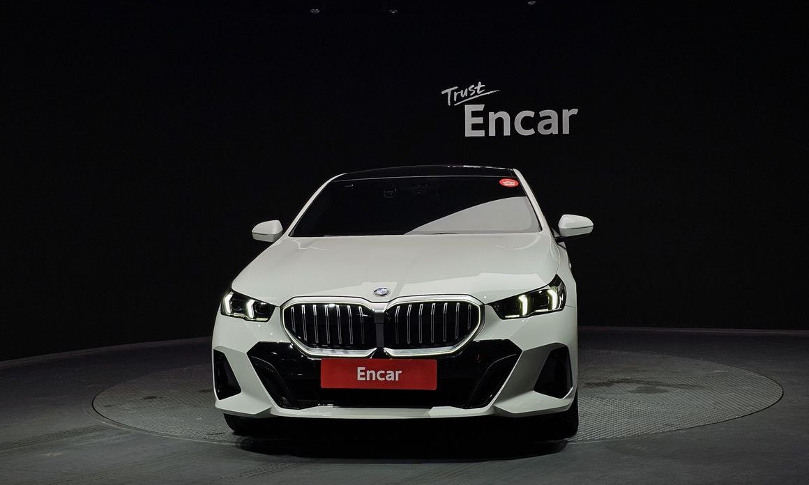 BMW 5-Series 2025