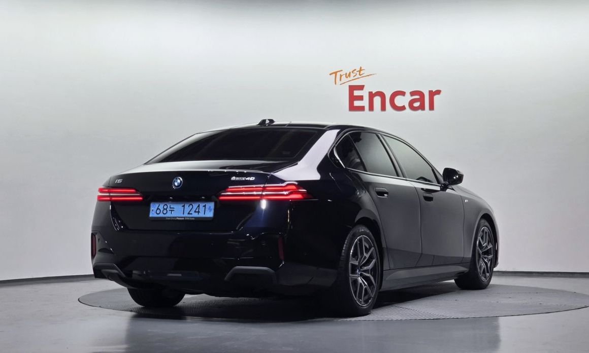 BMW i5 2024