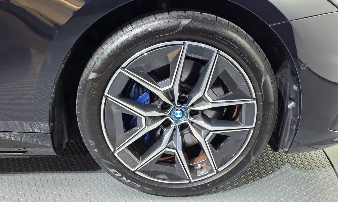 BMW i5 2024