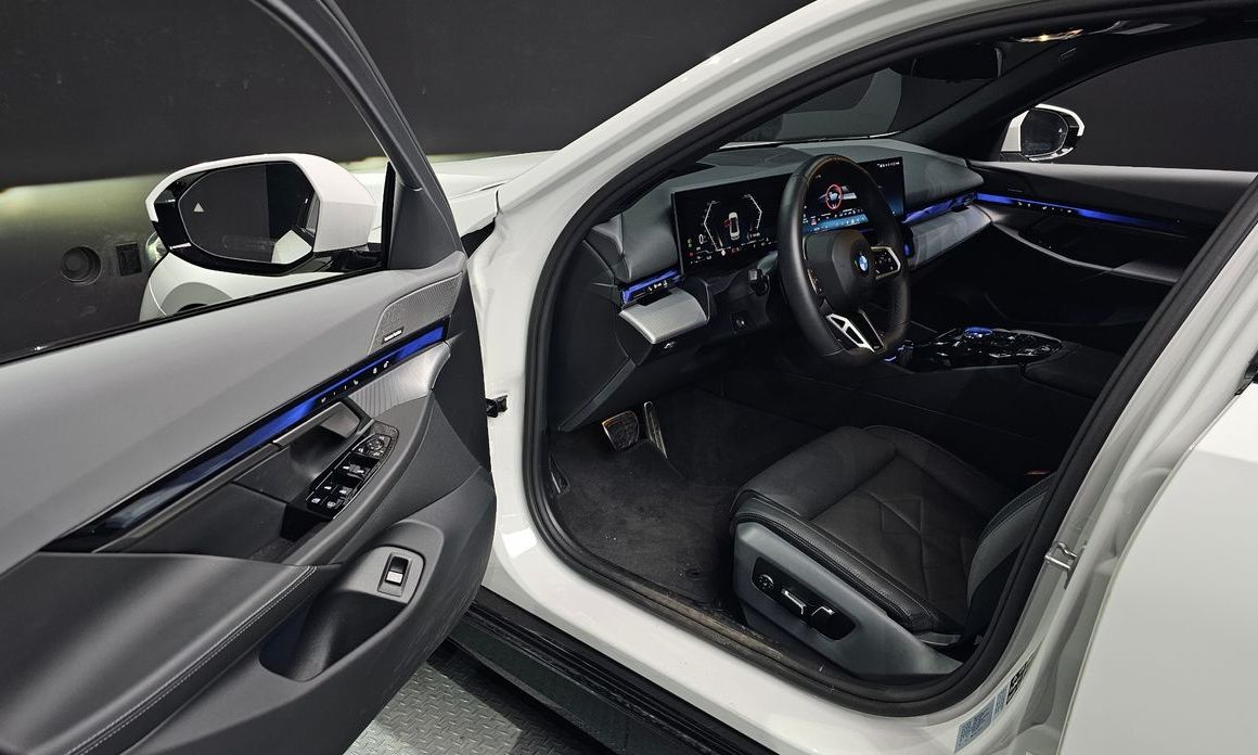 BMW 5-Series 2025