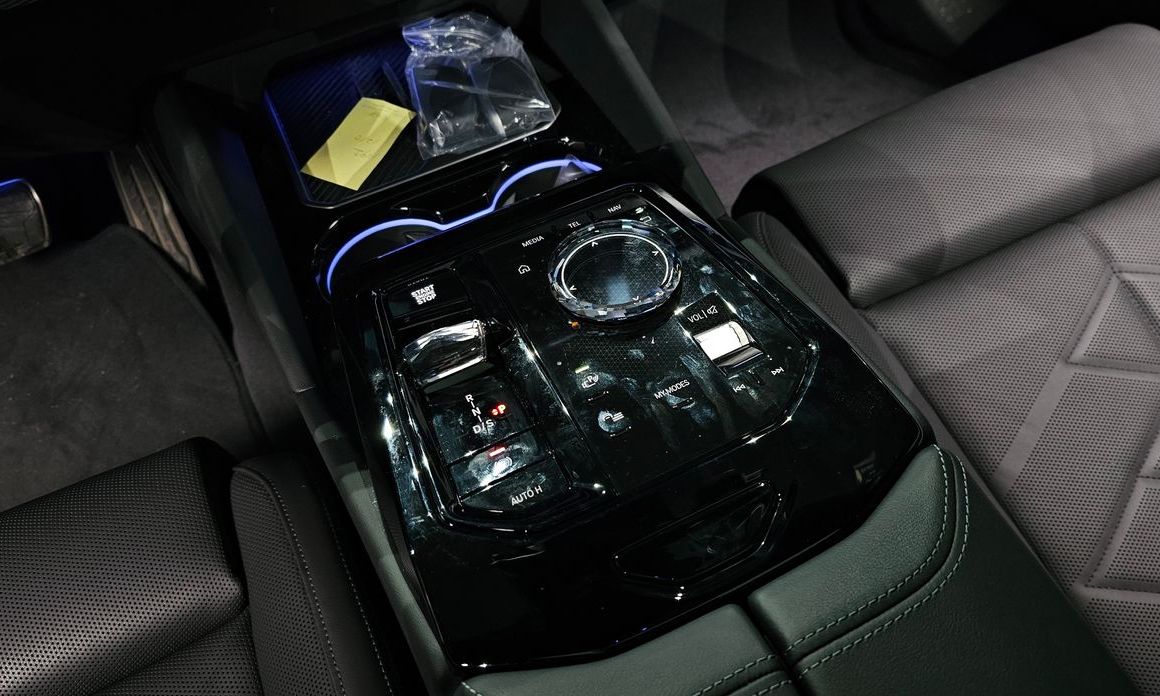 BMW 5-Series 2025