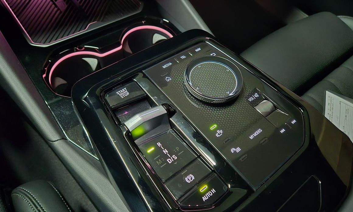 BMW 5-Series 2025
