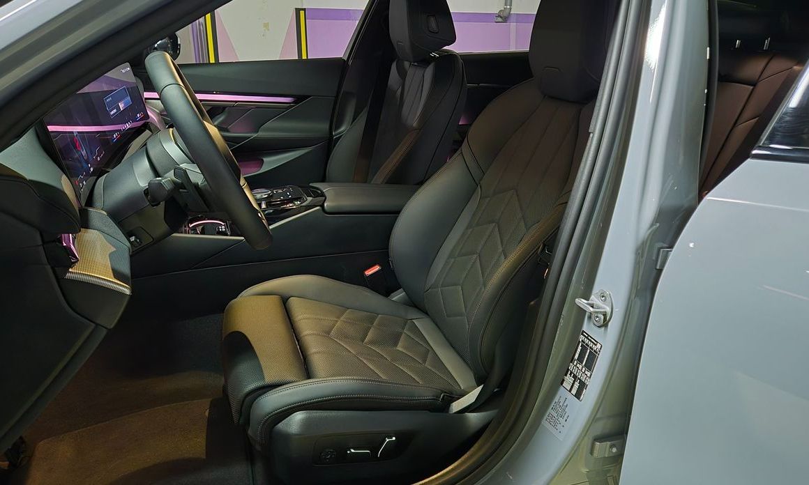 BMW 5-Series 2025
