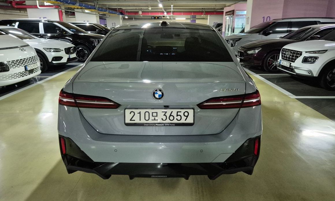 BMW 5-Series 2025