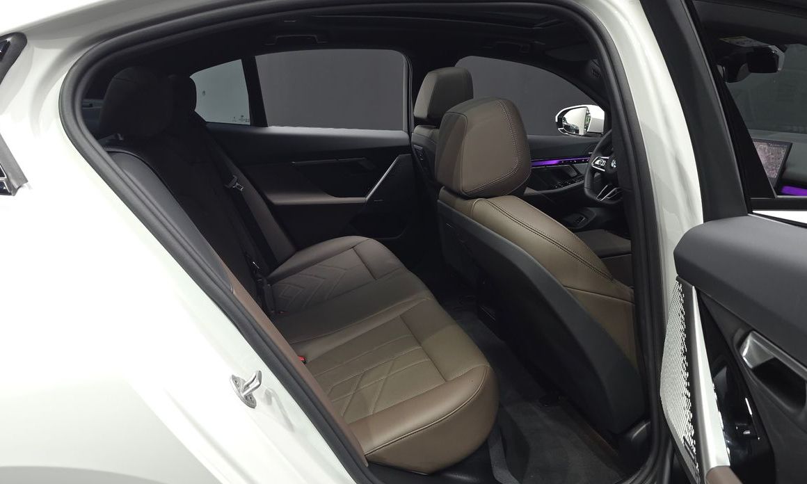 BMW 5-Series 2025