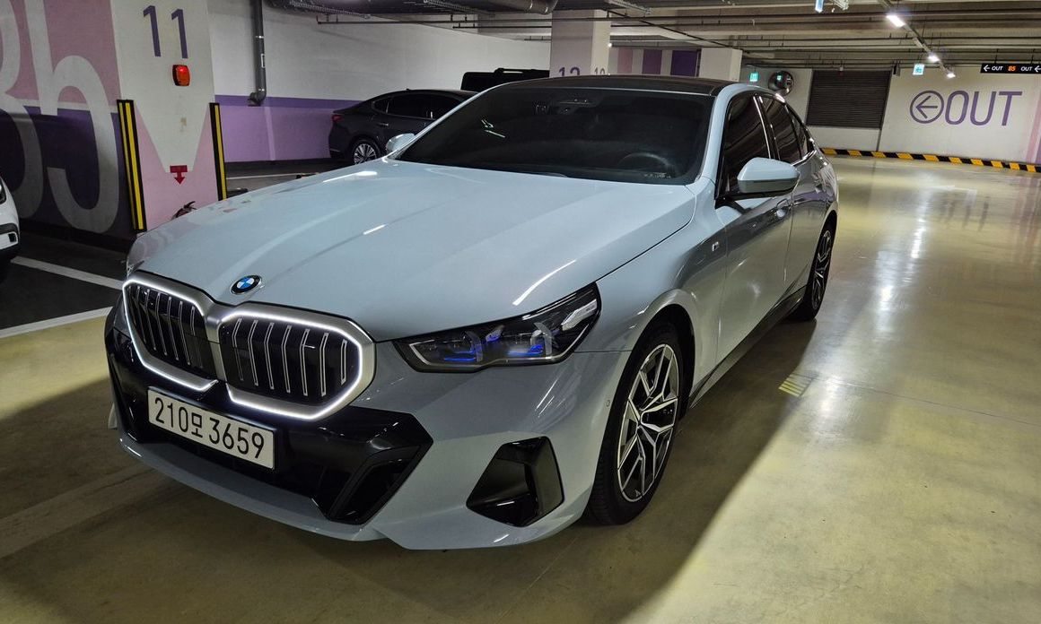 BMW 5-Series 2025