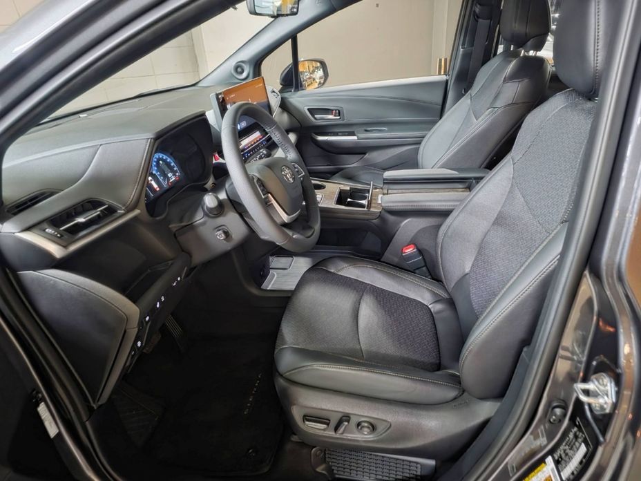 Toyota Sienna 2025