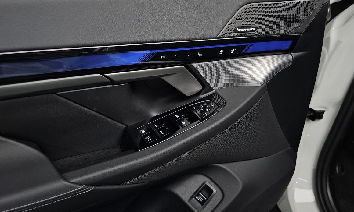 BMW 5-Series 2025