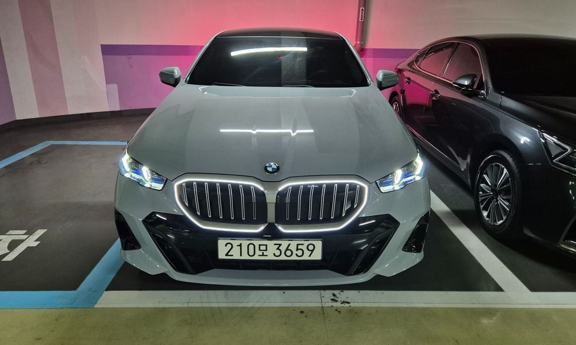 BMW 5-Series 2025