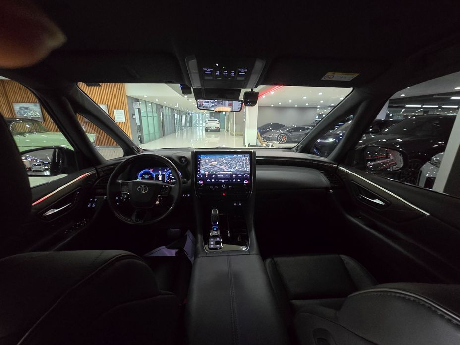 Toyota Alphard 2024