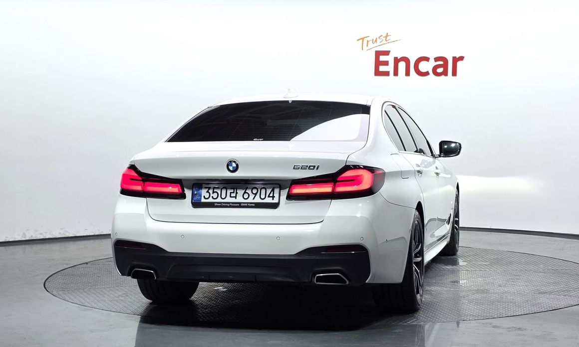 BMW 5-Series 2022