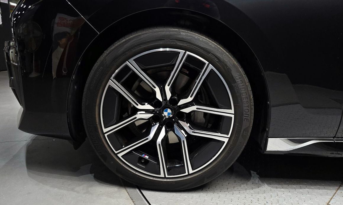 BMW 7-Series 2024