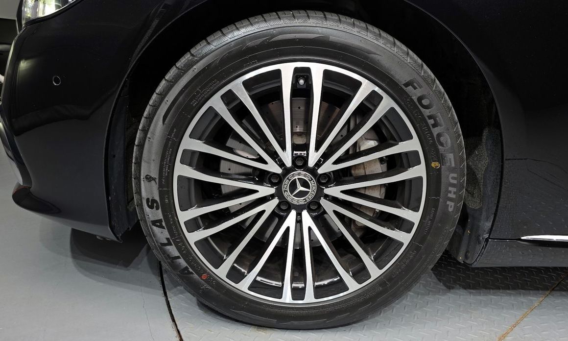 Mercedes-Benz S-Class 2024