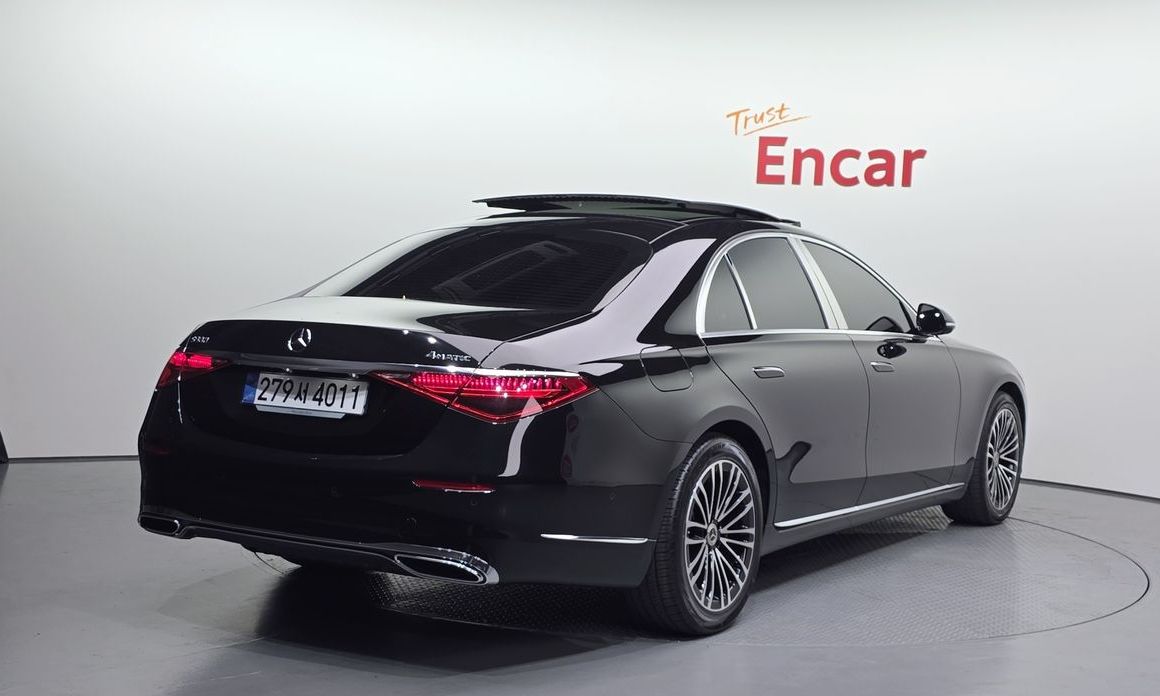 Mercedes-Benz S-Class 2024