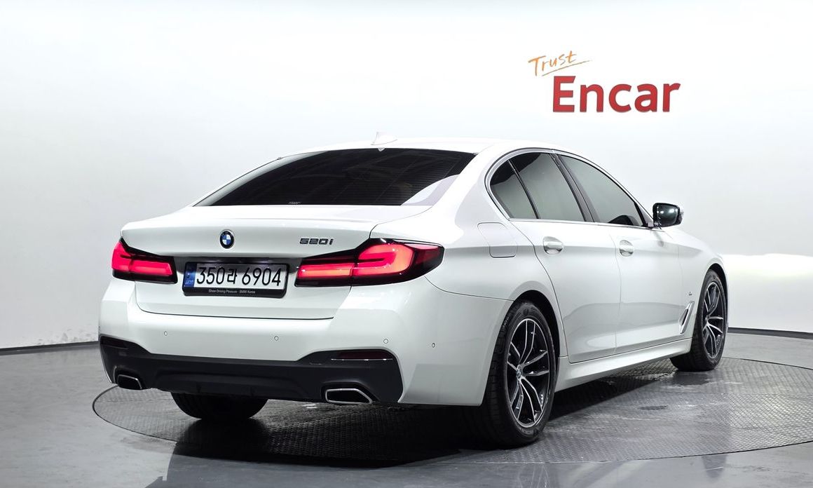 BMW 5-Series 2022