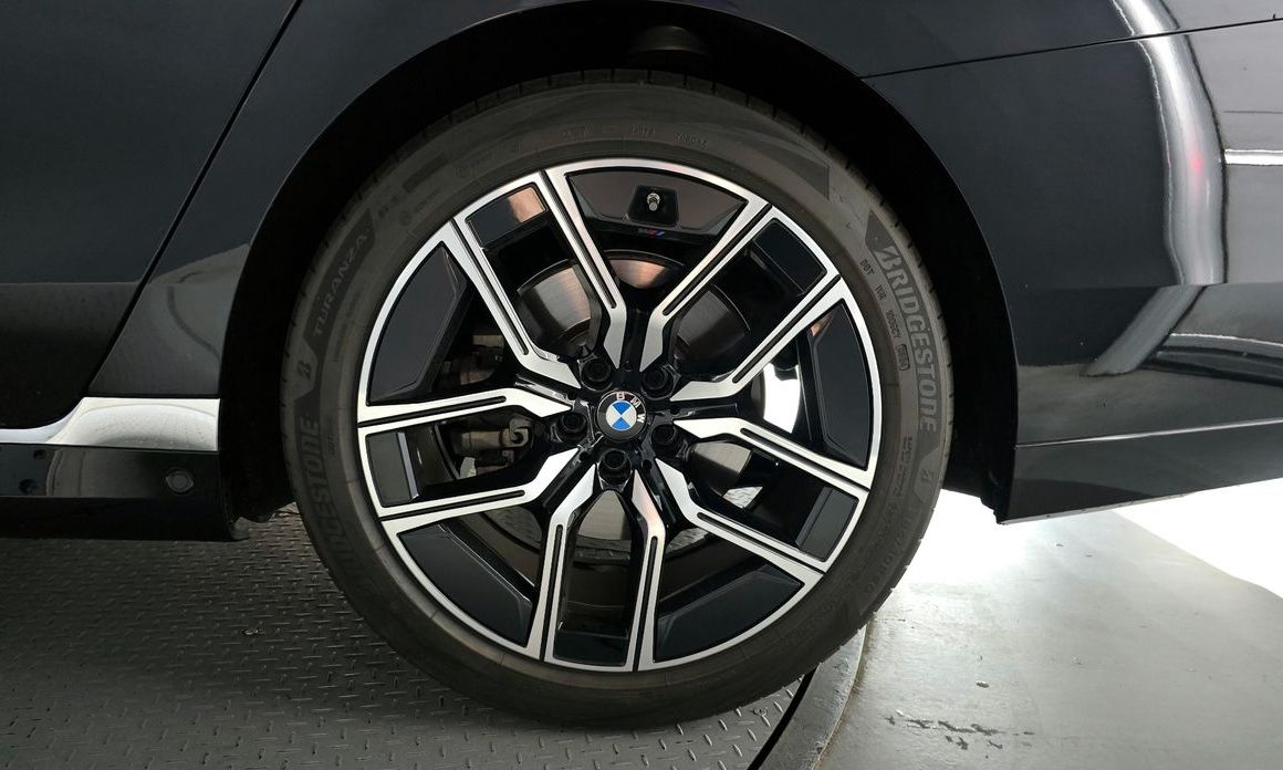 BMW 7-Series 2024