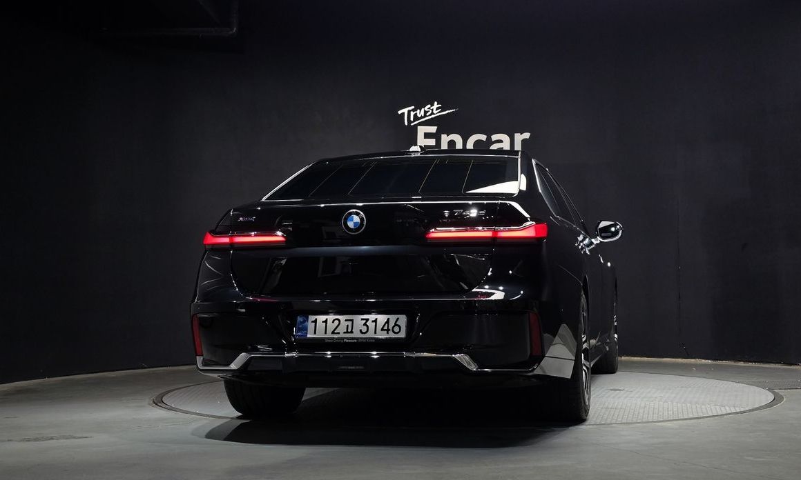 BMW 7-Series 2024