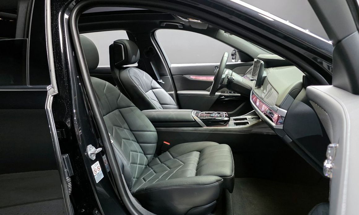 BMW 7-Series 2024