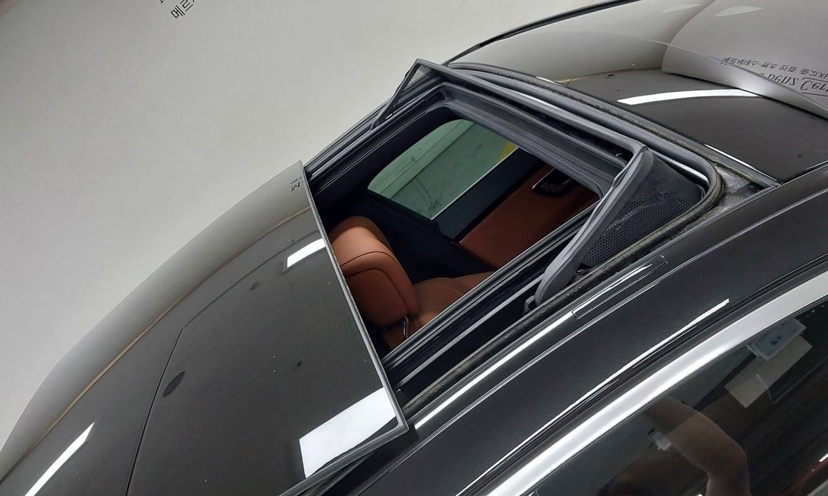 Mercedes-Benz S-Class 2023