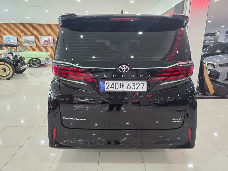 Toyota Alphard 2024