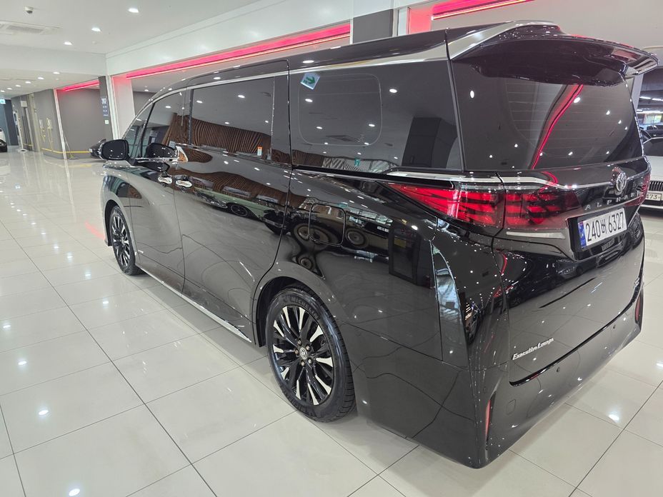 Toyota Alphard 2024